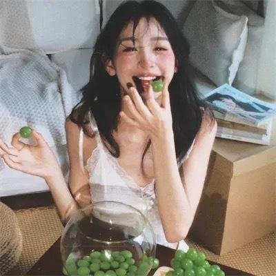 轻轻拂过